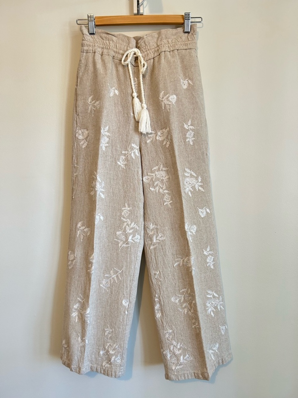 House of Harlow 1960 Beige Floral-Embroidered Linen Blend Pants, Size XS